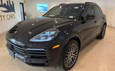 2022 Porsche Cayenne Base
