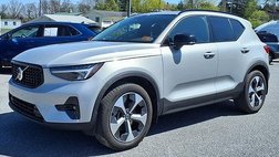 2023 Volvo XC40 B5 Plus Dark Theme