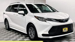 2022 Toyota Sienna LE 8-Passenger
