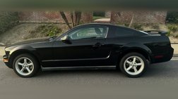 2005 Ford Mustang Premium