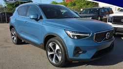 2025 Volvo XC40 B5 Plus Bright Theme