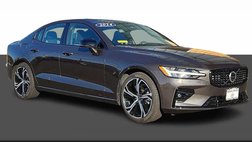 2024 Volvo S60 B5 Ultimate Dark Theme