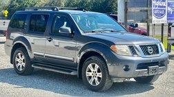 2011 Nissan Pathfinder LE