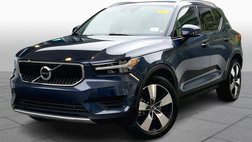 2022 Volvo XC40 T5 Momentum