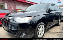 2014 Mitsubishi Outlander SE