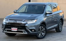 2020 Mitsubishi Outlander LE