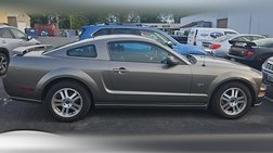 2005 Ford Mustang GT Deluxe