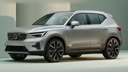 2023 Volvo XC40 B5 Plus Dark Theme