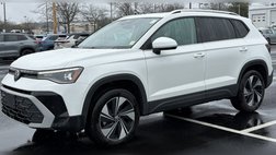 2025 Volkswagen Taos SE 4Motion