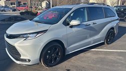 2025 Toyota Sienna Woodland Edition