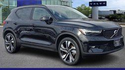 2025 Volvo XC40 B5 Ultra Dark Theme