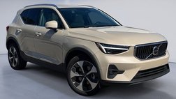 2025 Volvo XC40 B5 Plus Bright Theme