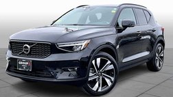 2024 Volvo XC40 B5 Plus Dark Theme