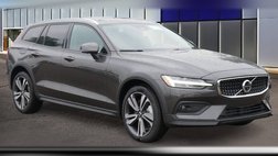 2025 Volvo V60 Cross Country B5 Plus