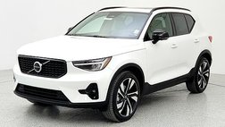 2024 Volvo XC40 B5 Plus Dark Theme