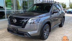 2023 Nissan Pathfinder SV
