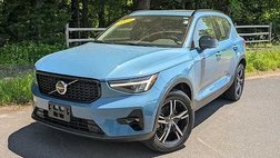 2023 Volvo XC40 B5 Plus Dark Theme