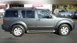 2011 Nissan Pathfinder LE