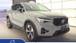 2025 Volvo XC40 B5 Plus Dark Theme