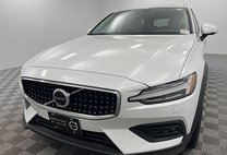 2023 Volvo V60 Cross Country B5 Plus