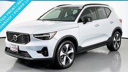 2025 Volvo XC40 B5 Plus Dark Theme