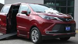 2022 Toyota Sienna Platinum 7-Passenger