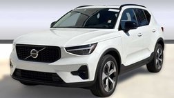 2023 Volvo XC40 B5 Plus Dark Theme