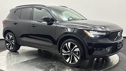 2025 Volvo XC40 B5 Plus Dark Theme