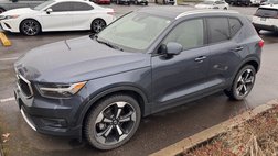 2021 Volvo XC40 T5 Momentum