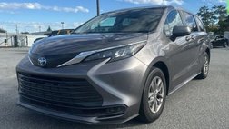 2024 Toyota Sienna LE 8-Passenger