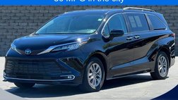 2023 Toyota Sienna XLE 8-Passenger