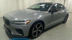 2024 Volvo S60 B5 Ultimate Dark Theme