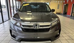 2019 Honda Pilot Touring w/Rear Captain's Chairs
