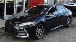 2022 Toyota Camry Hybrid XLE