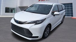 2025 Toyota Sienna LE 8-Passenger