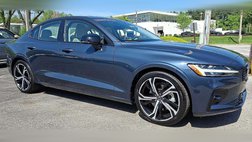 2024 Volvo S60 B5 Plus Dark Theme