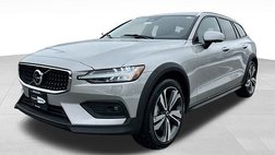 2025 Volvo V60 Cross Country B5 Plus