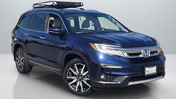 2019 Honda Pilot Touring w/Rear Captain's Chairs