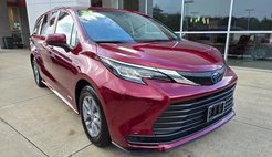 2021 Toyota Sienna LE 8-Passenger