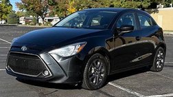 2020 Toyota Yaris Hatchback LE