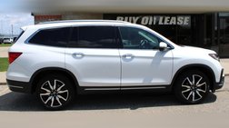 2022 Honda Pilot Touring w/Rear Captain's Chairs