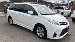 2018 Toyota Sienna LE