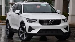 2025 Volvo XC40 B5 Core Bright Theme
