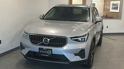 2025 Volvo XC40 B5 Core Bright Theme