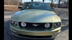 2005 Ford Mustang GT Deluxe