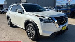 2023 Nissan Pathfinder SV