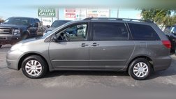 2004 Toyota Sienna LE
