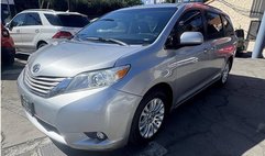 2017 Toyota Sienna XLE Premium 8-Passenger