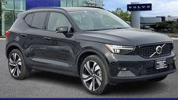 2025 Volvo XC40 B5 Ultra Dark Theme