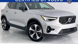 2025 Volvo XC40 B5 Plus Dark Theme